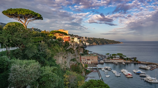 rich-martello-lhtiDcOi6D0-unsplash